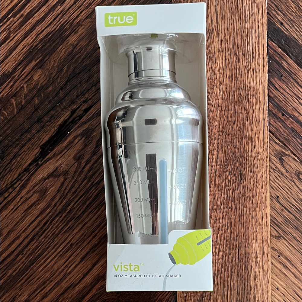 Stainless Steel True Vista Silver Cocktail Shaker  NIB NWT